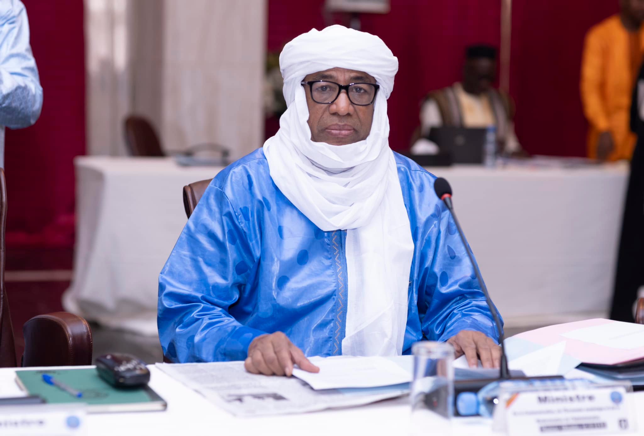 Sans Tabou: communication de guerre, le gouvernement infra petita